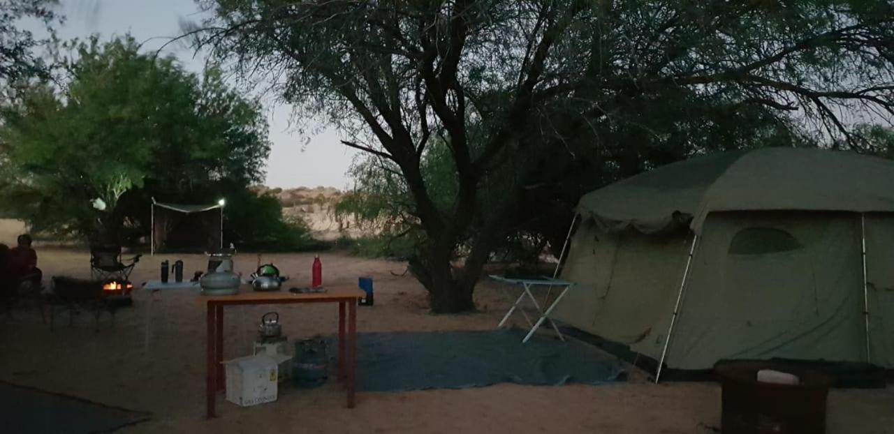Zoutpanputs Game Lodge Askham Екстериор снимка
